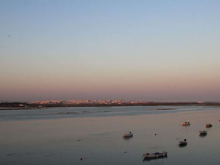 Sunset Boat Tour in Faro: Have you ever been mesmerized by the breathtaking hues of a Ria Formosa sunset? As seasoned explorers of this remarkable lagoon, we can attest that the sunsets here are truly extraordinary. Prepare to embark on a captivating boat trip that will etch this natural spectacle into your memory forever.